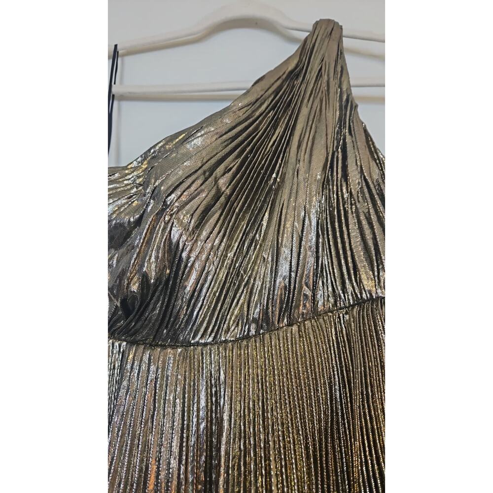 Gold Pleated Metallic One-Shoulder High-Low Gown – IEENA for Mac Duggal | Size 2 - Picture 3 of 10
